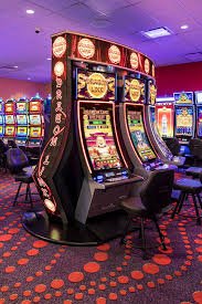 Three Card Poker dealer profesional di studio miaw slot Three Card Poker dealer profesional di studio miaw slot
